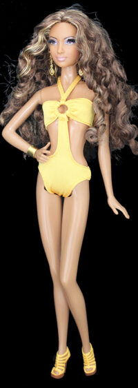 Barbie Collection Look - Red Carpet - Gold Gown