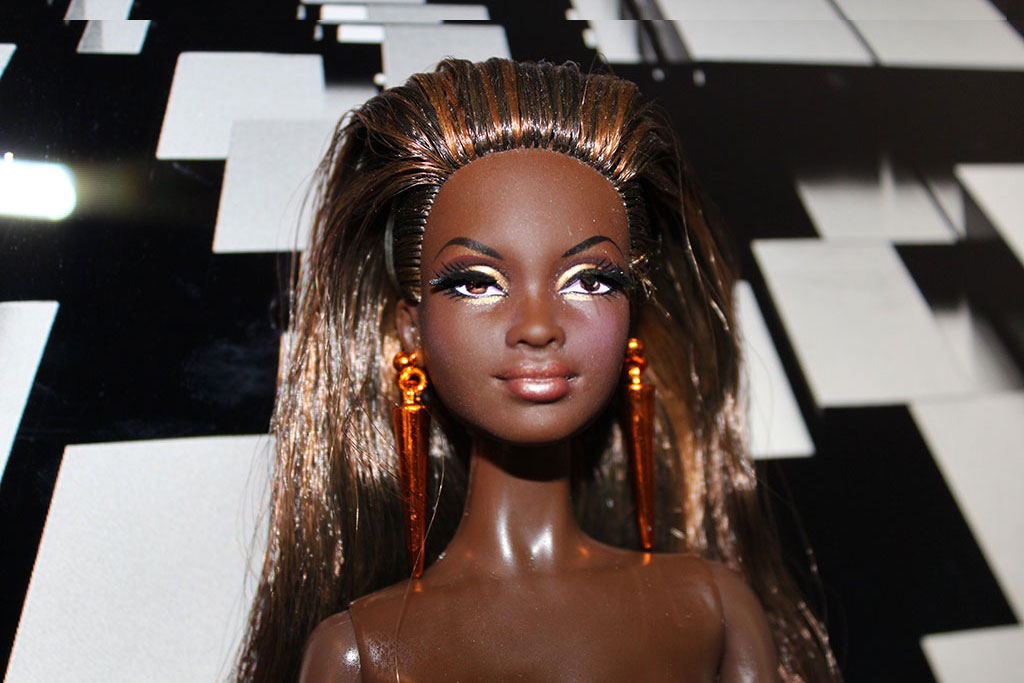 Barbie Collection City Shine - Bronze Dress