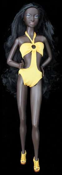 Barbie Basics - Modèle n°4 - Collection 001 (rerooted)