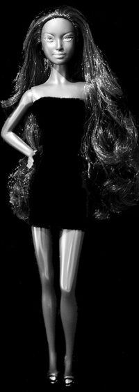 Barbie Basics - Modèle n°4 - Collection 001 (rerooted)