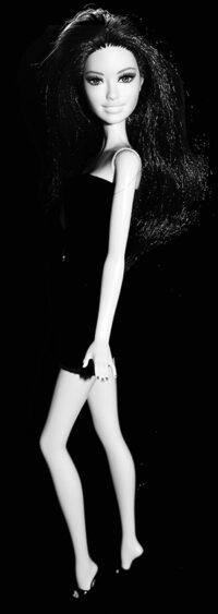 Barbie Iona Noir et Blanc