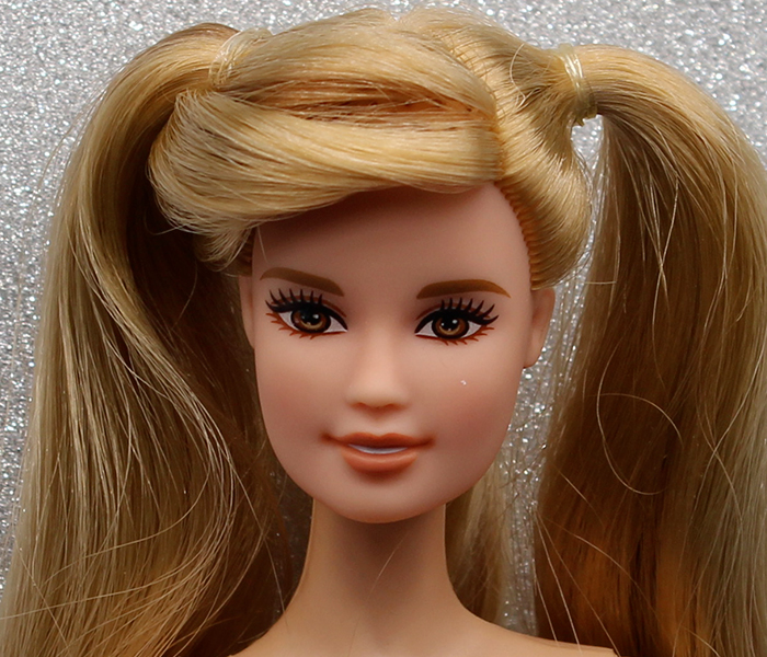 Erin (Fashionistas n°79) - Cabelos : Loiros Barbie Life