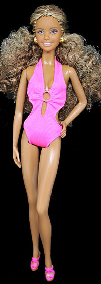 The Barbie Look - Chic & Metallic