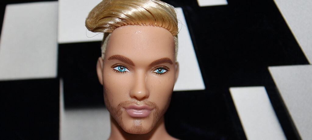 Ken Looks - Blond