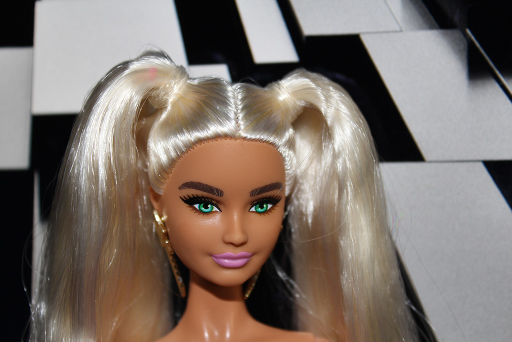 Barbie Extra 8