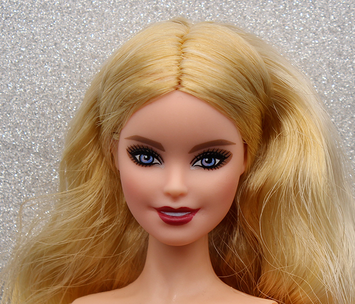 Perth Blackborough Verblinding Handvest Barbie Collection - Holiday 2018 - Barbie Second Life