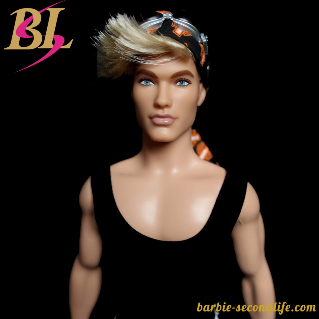 Ken Looks - Blond