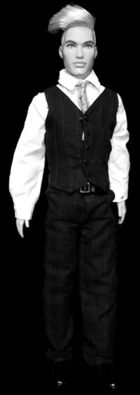 Ken Looks - Blond