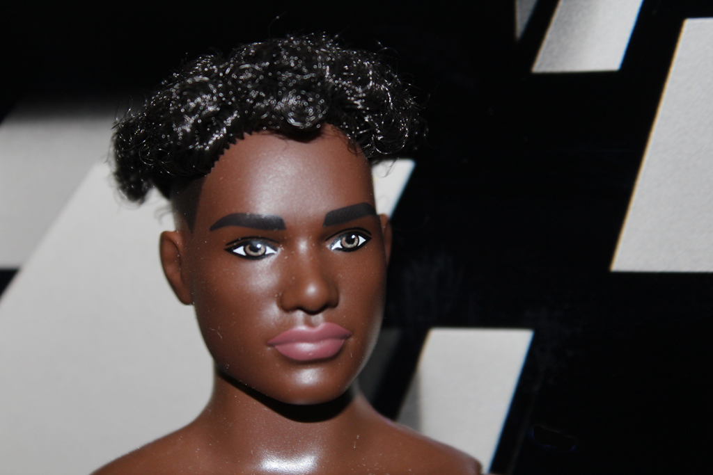 Ken Looks n°25 - Buff Body Ken, Short Black Hair