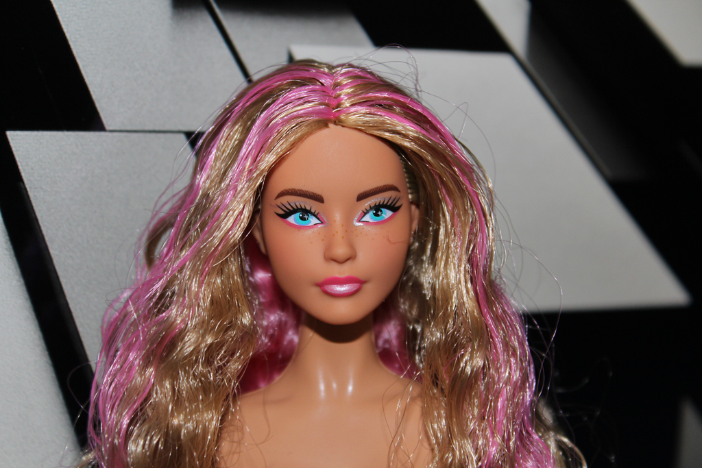 Barbie Fashion Frontier