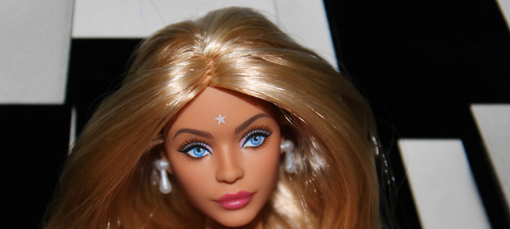 Barbie Rebelde (RBD Set Of 5 Fashion Dolls) - Mia Colucci