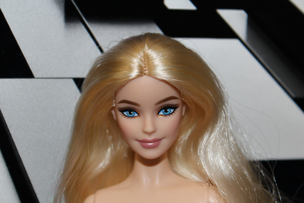 Barbie Basics "You create Barbie Basics - Neutral" Kit #3